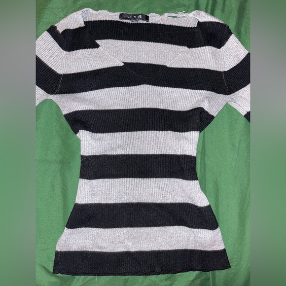 Black and grey striped U2B long sleeve tee - Picture 1 of 5